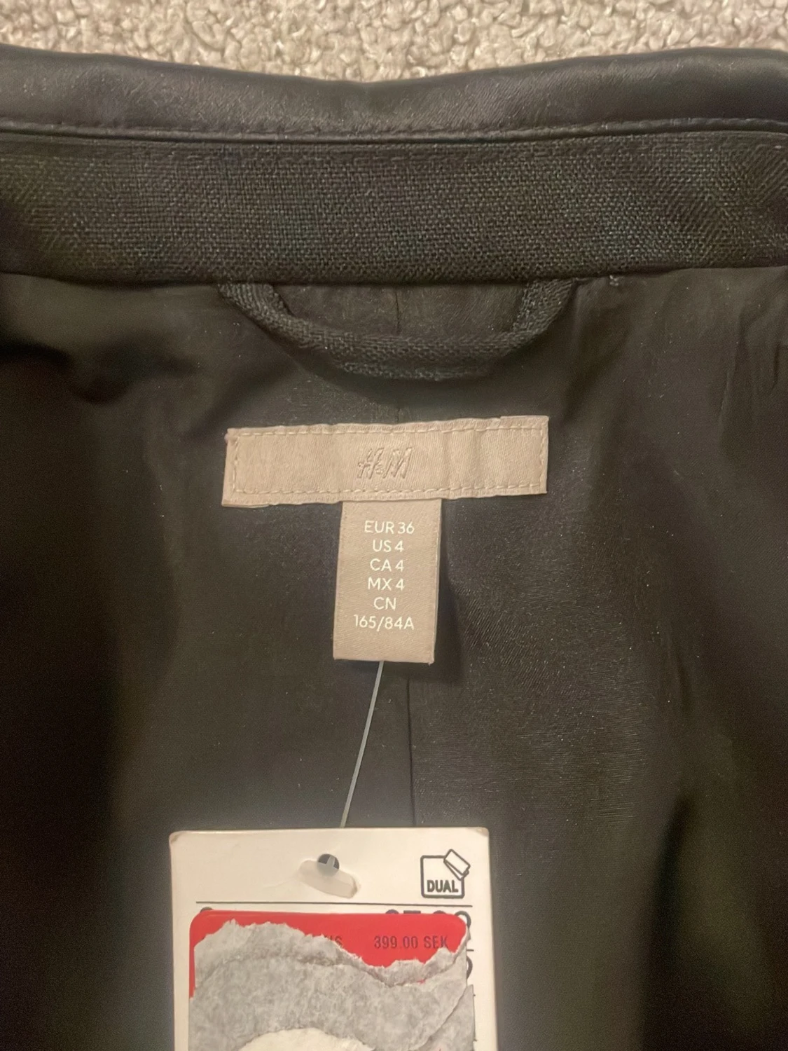 Svart kavaj från H&M, storlek 36 - 1