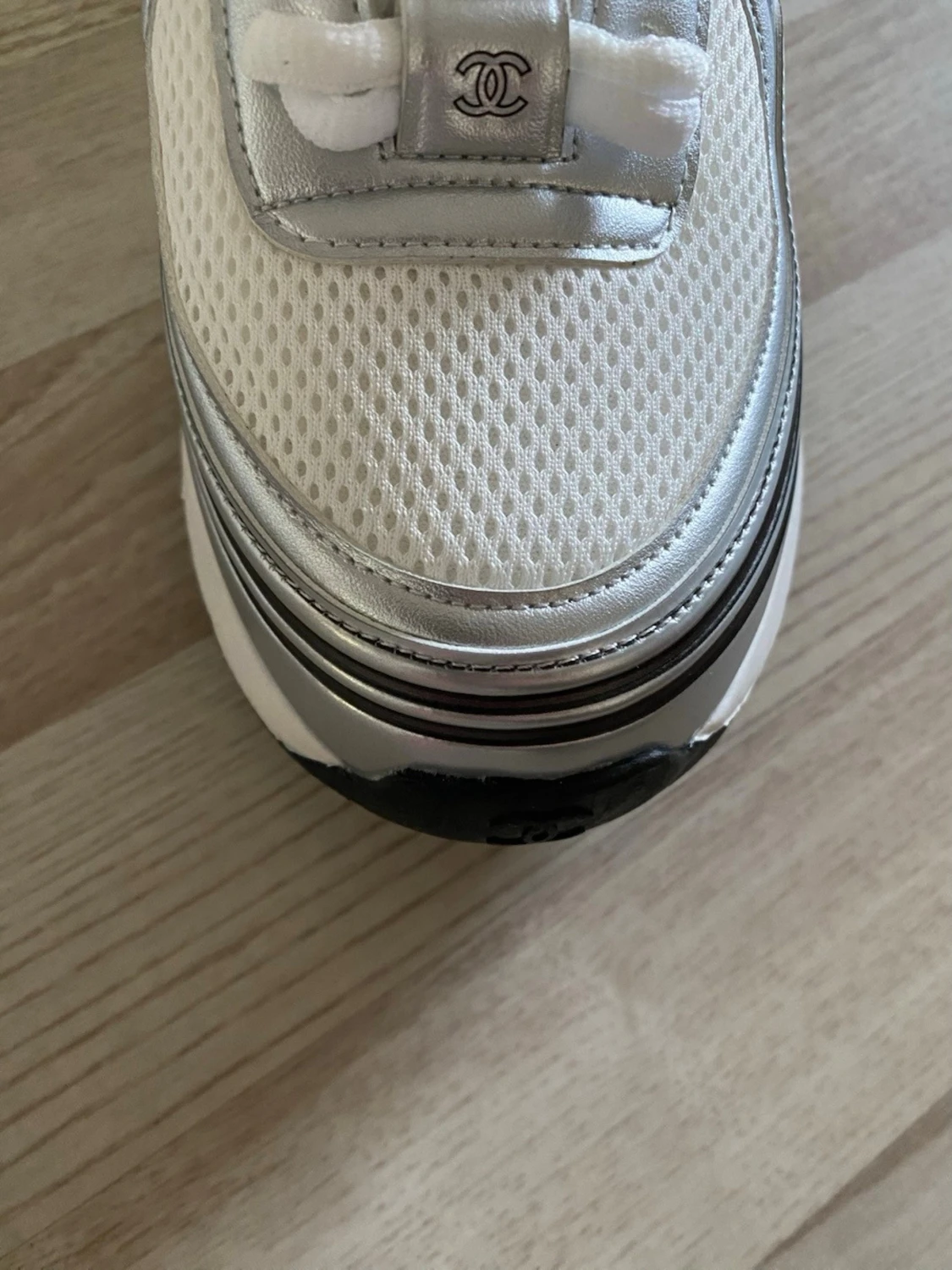 Chanel runner  - 2