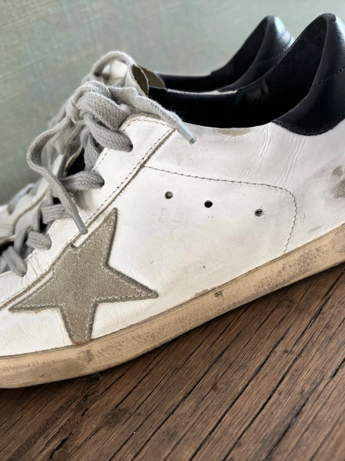 Golden Goose i modellen Superstar vita sneakers med stjärna - 1