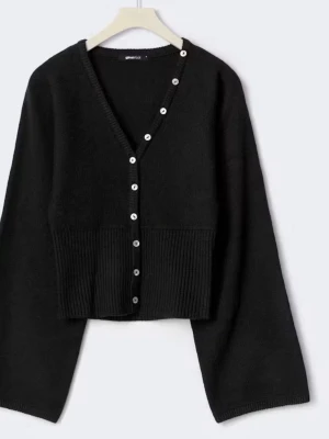 Gina Tricot fitted knitted waist cardigan - Stickad cardigan från Gina Tricot i nyskick, endast använd 1 gång. Strl S