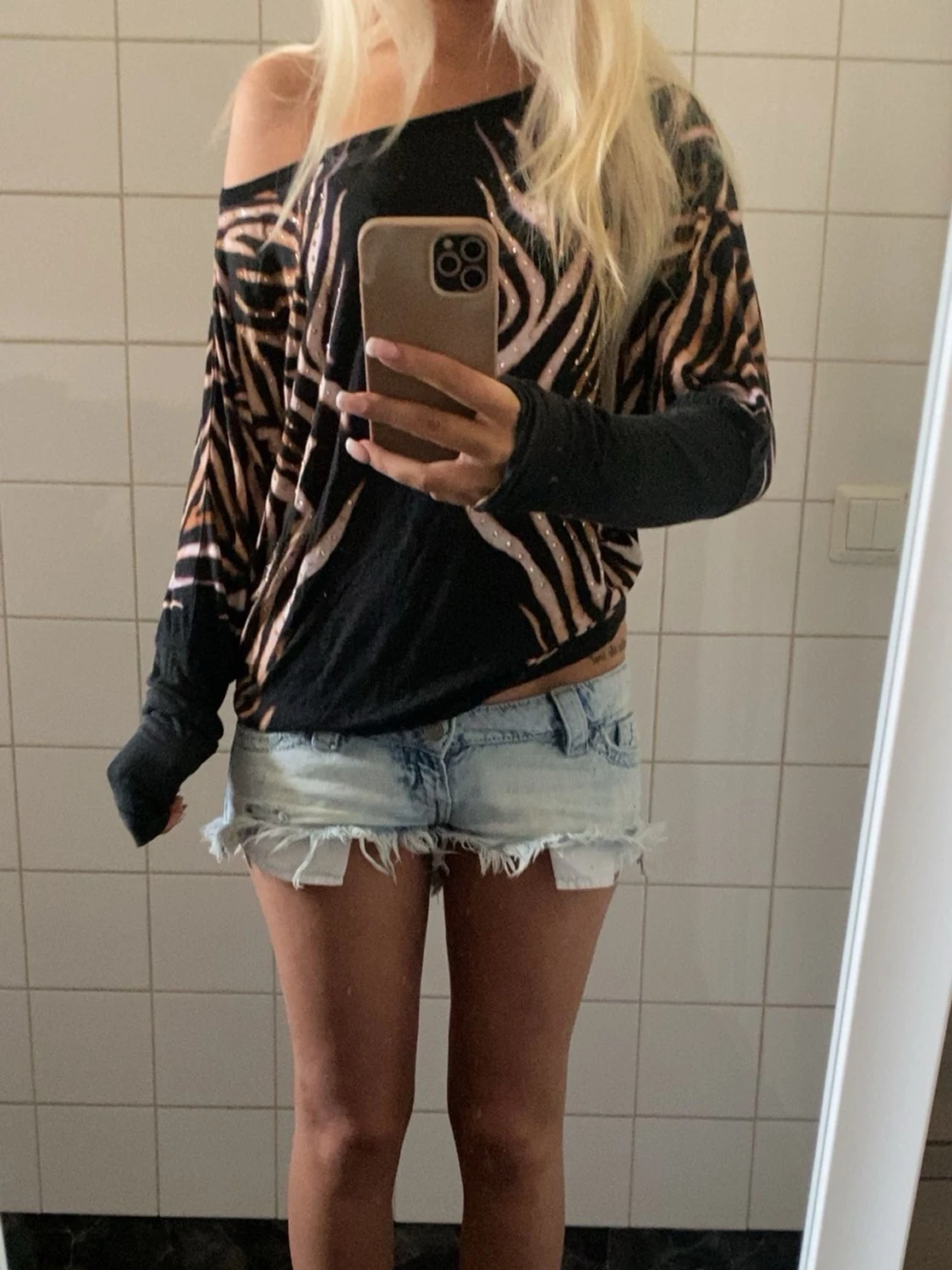 Tröja med tiger mönster - 1