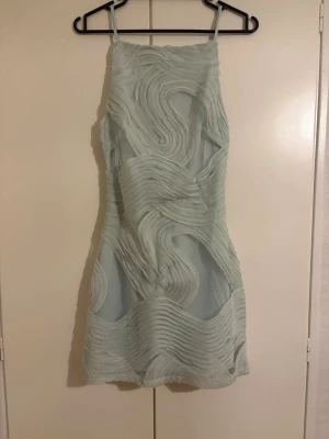 Klänning - Söt, turkos klänning från Gina Tricot, aldrig använd och har lapparna kvar 🤍nypris 499kr