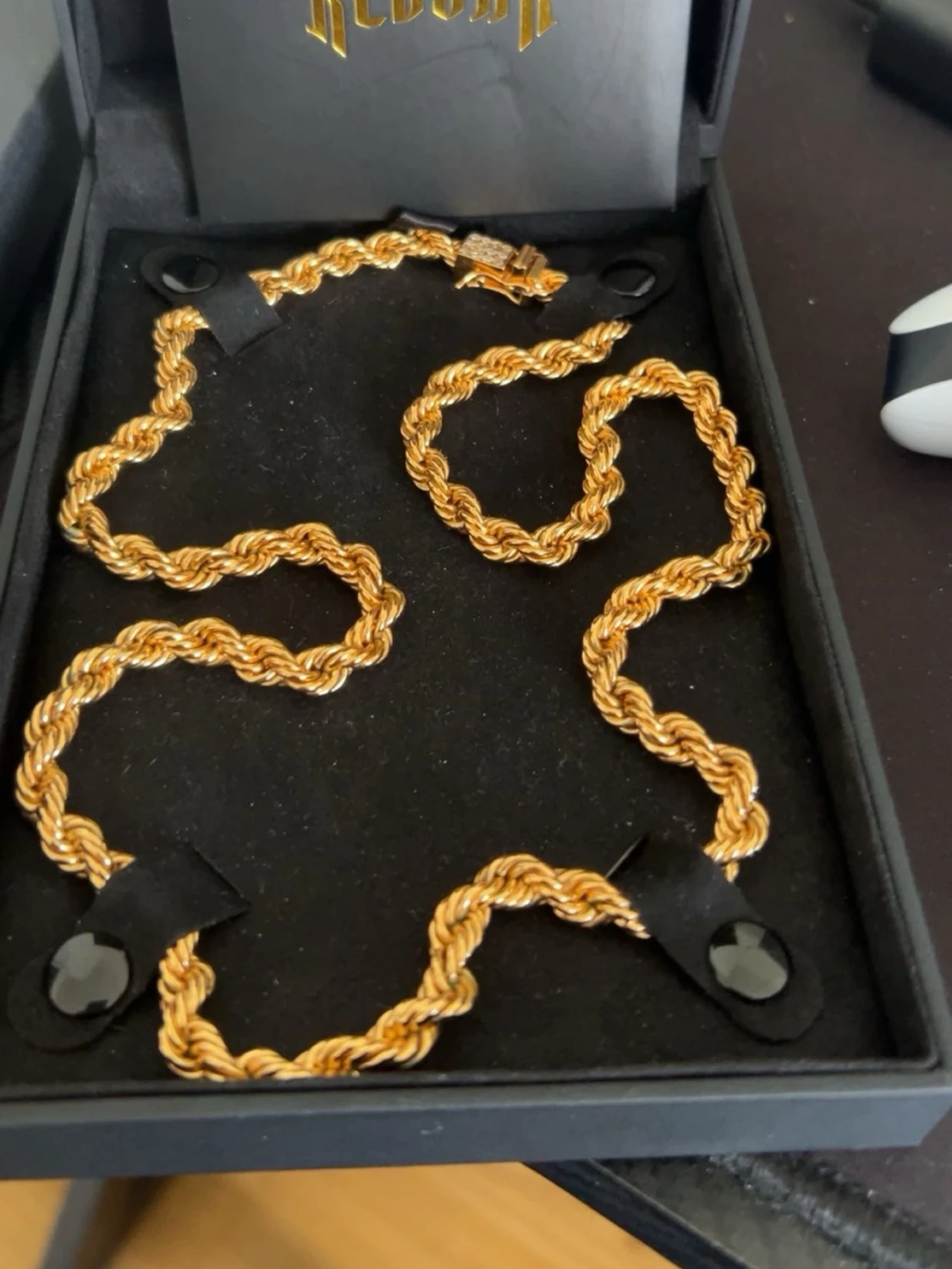 Guldpläterat  tvinnat halsband