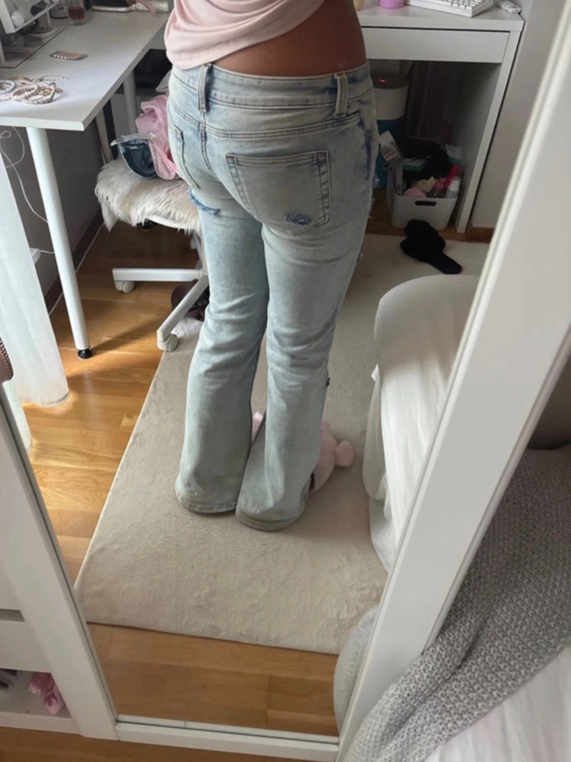 Ljusblå slitna bootcut jeans - 3