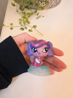 littlest pet shop - Littlest pet shop  Finns fler i min profil för bundle. Följ gärna för att se fler jag lägger upp