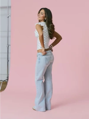 Ljusblå jeans från Gina Tricot - Säljer dessa jeans från Gina 14+ i storlek xs då de var försmå. Aldrig använda bara provade. Kommer i orginal förpackning med prislapp💞💞