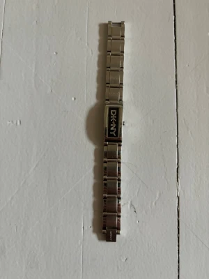 Dkny klocka - Unik klocka från DKNY, använd en gång🩷