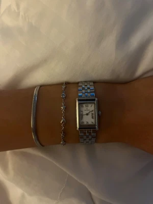 Mockberg klocka  - Säljer min klocka från Mockberg för jag nu har en ny o har ingen användning av, den är i jättebra skick. Jag jag kortat in den men man får såklart med resten av bitarna till bandet om man vill ändra storlek!