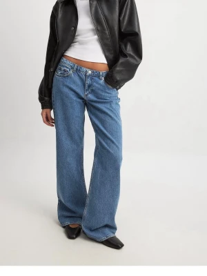 Nakd jeans - Helt oanvända jeans ifrån nakd i storlek 32💕 Jättefin färg! Nypris 700kr 