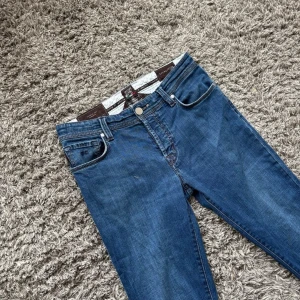 Tramarossa jeans - Säljer dessa feta tramarossa jeansen i mycket fint skick!⭐️ Storlek : W31 / Skick 9,5/10!🙌Nypriset ligger på 4000kr hör gärna av er om ni har funderingar!🤝