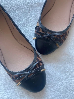 Leopardmönstrade ballerinaskor - Jättesöta ballerinaskor från new look. Dem är iprincip nya!!💕