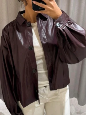 Vinröd jacka från Lindex - Helt ny, storlek L 