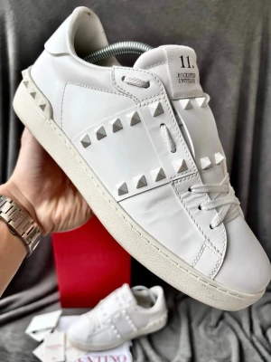 Valentino open skor (NYSKICK) - Storlek 40, ingår: box, äkthetskort, dustbag