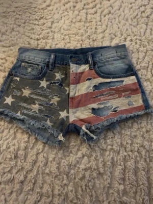 Jeansshorts med amerikanskt flaggmönster - Lådmidjade jeans 