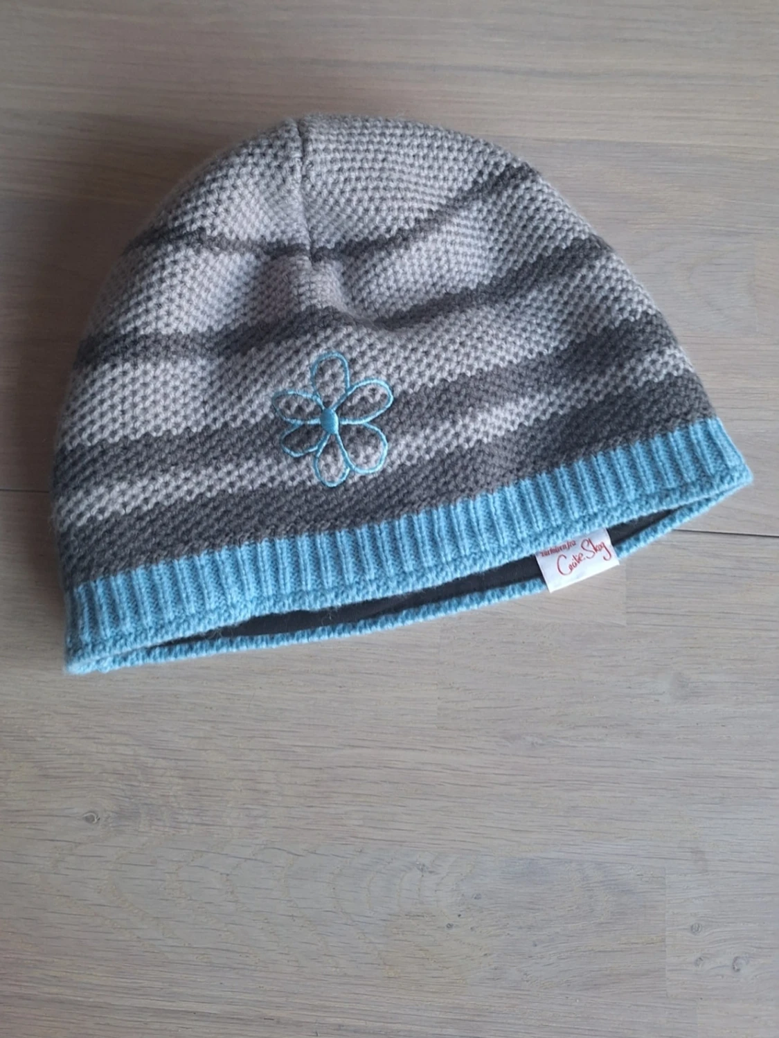 Stickad mössa från Bergans