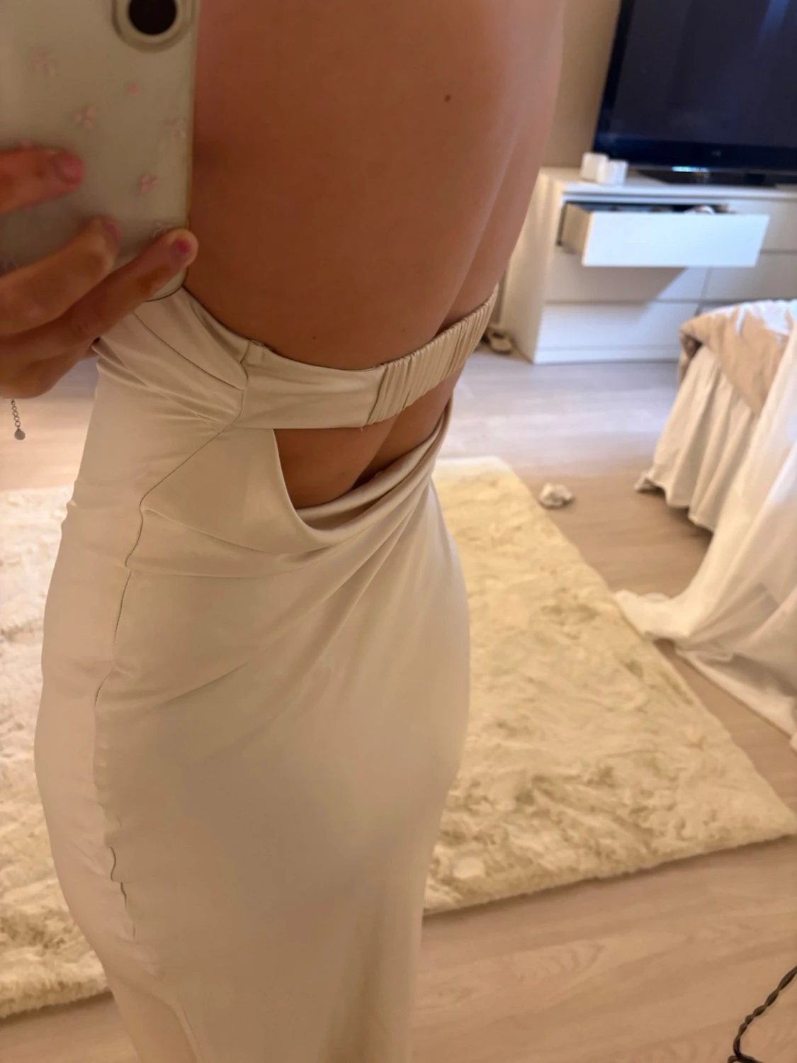 Vit axelbandslös långklänning - 1