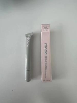 Rhode lipgloss Peptide  Treatment Watermelon - Helt nytt lipgloss Vattenmelon! SKAL INGÅR EJ! 