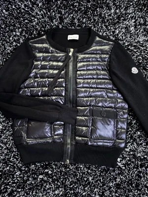 Moncler  - Ny moncler till ett bra pris