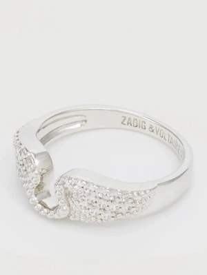 Zadig & Voltaire ring med kristaller - Säljer två helt oanvända och äkta Zadig Voltaire ringar för 1900kr eftersom jag fick dem i present och dem är i silver och jag använder bara guld! Skriv för fler bilder eller frågor! Kan tänka mig att sälja endast en av d två också för annat pris som kan diskuteras❤️