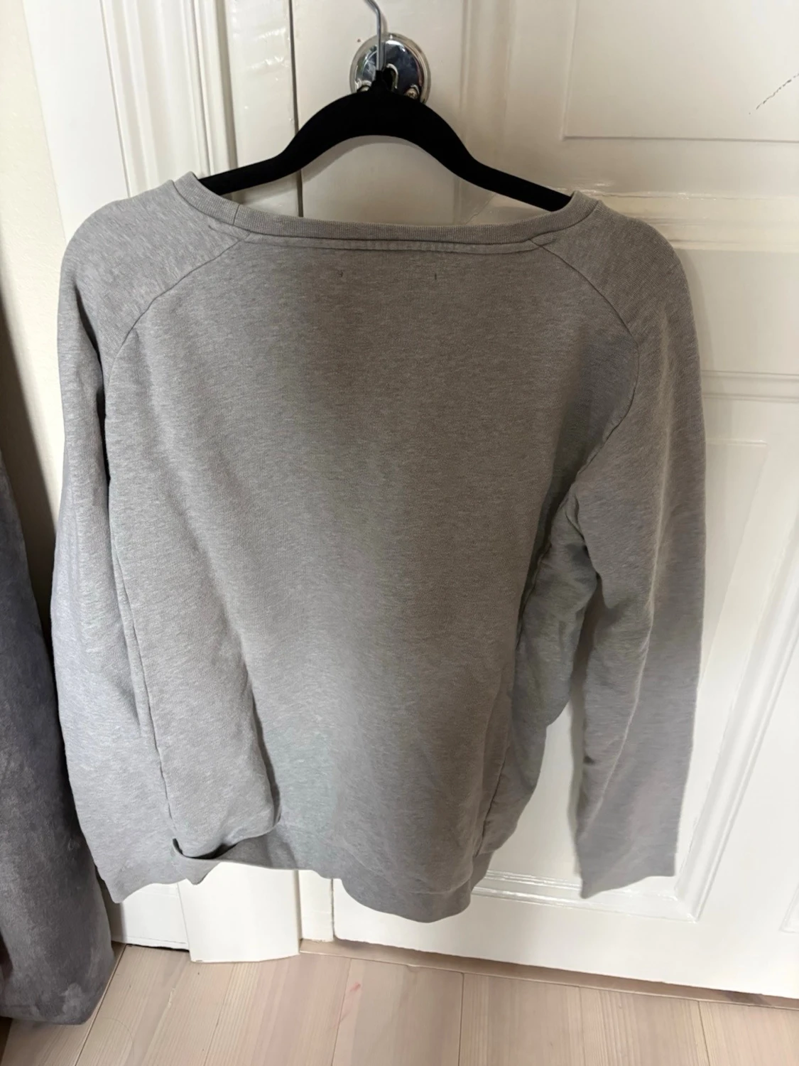 Grå basic sweatshirt - 1