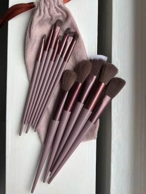 Nytt borstkit - Perfekt borstkit med blandade ansikts- och ögon borstar🩷Helt nytt