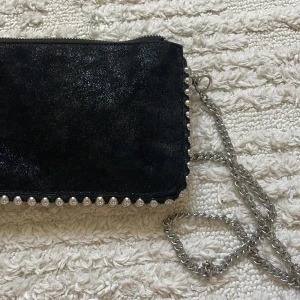 Zara väska - Lite skimrig i vissa ljus. Inga defekter, som ny💖Tveka inte om frågor!💕