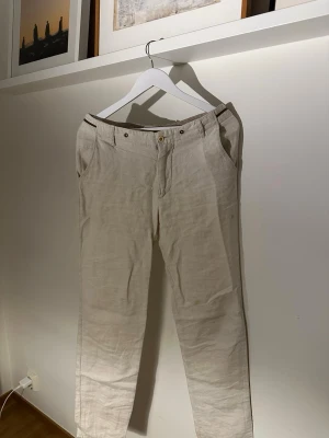 Zara linnebyxor - Schyssta linnebyxor från Zara