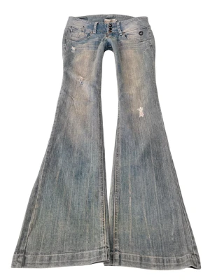  Vintage ljusblå  superlågmidjade jeans - Midjemått rakt över: 40 cm Innebenslängd: 88 cm💓