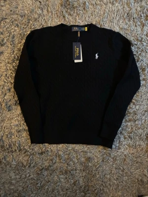 Polo Ralph Lauren crewneck/tröja - Har tagit på mig den en gång bara och det syns inte 