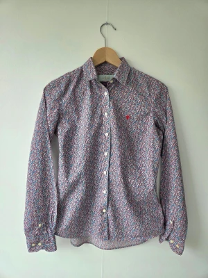 Lady Morris women's shirt  - A beautiful women's shirt from Lady Morris in collaboration with Liberty, in size 36/s