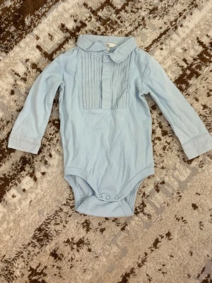 Babybody - 9/12 månader - Babybody storlek 9/12 månader pris 20kr