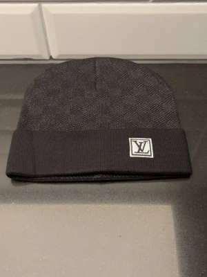 |_ V mössa - Helt ny