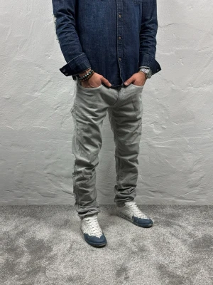 Replay jeans  - Ett par riktigt snygga jeans från Replay i storlek W31 L32 i modellen Anbbas 