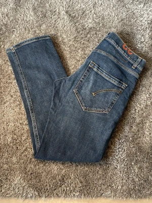 Dondup jeans - Säljer dessa riktigt feta dondup i modellen Mius som är slimfit, mycket bra skick! Storlek 32. Hör av er vid minsta fundering!