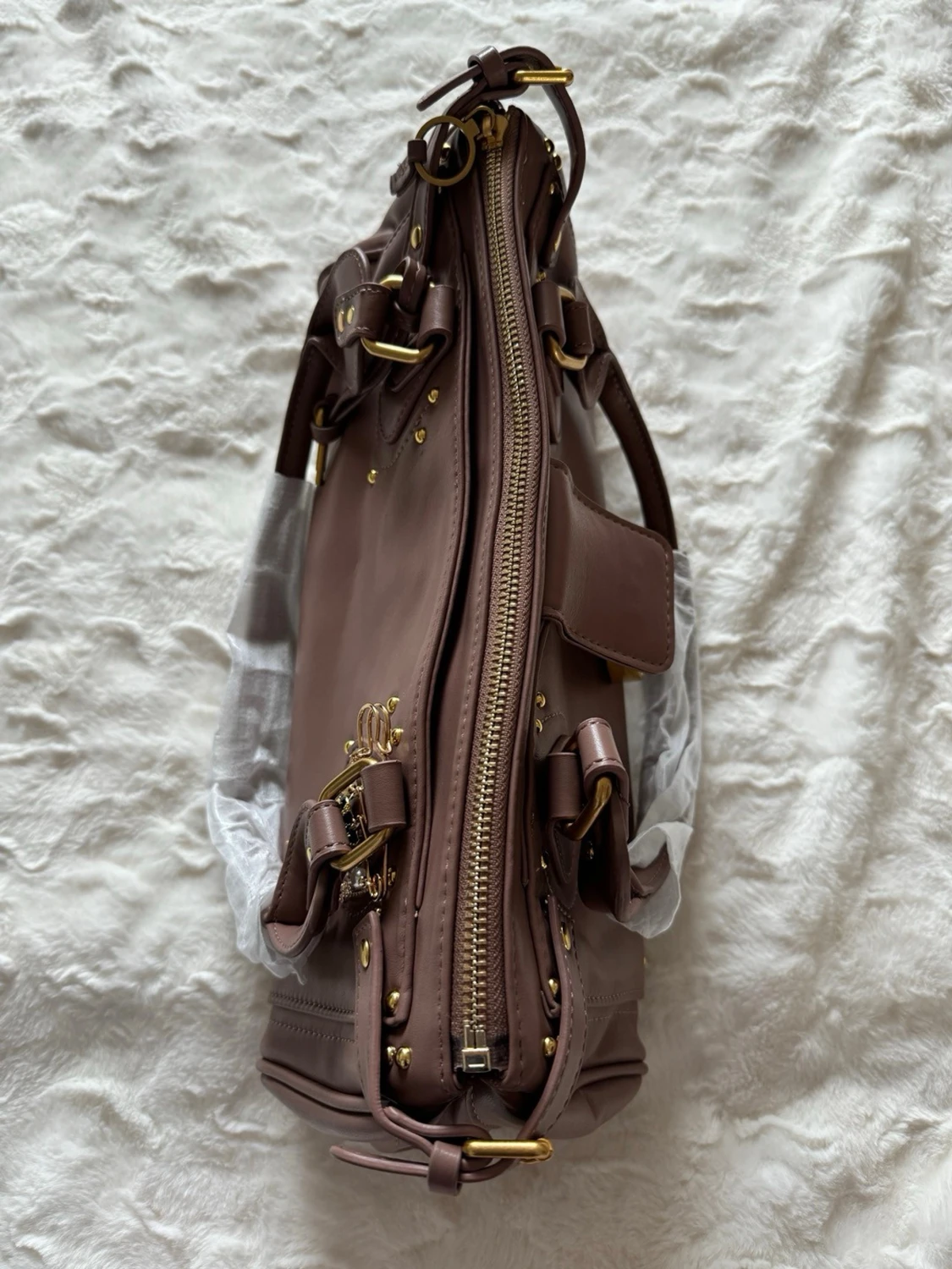 Rosa handväska med gulddetaljer - 3