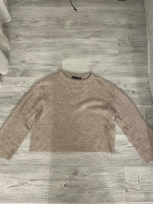 Stickad tröja  - En stickad tröja från lager 157 i storlek S 