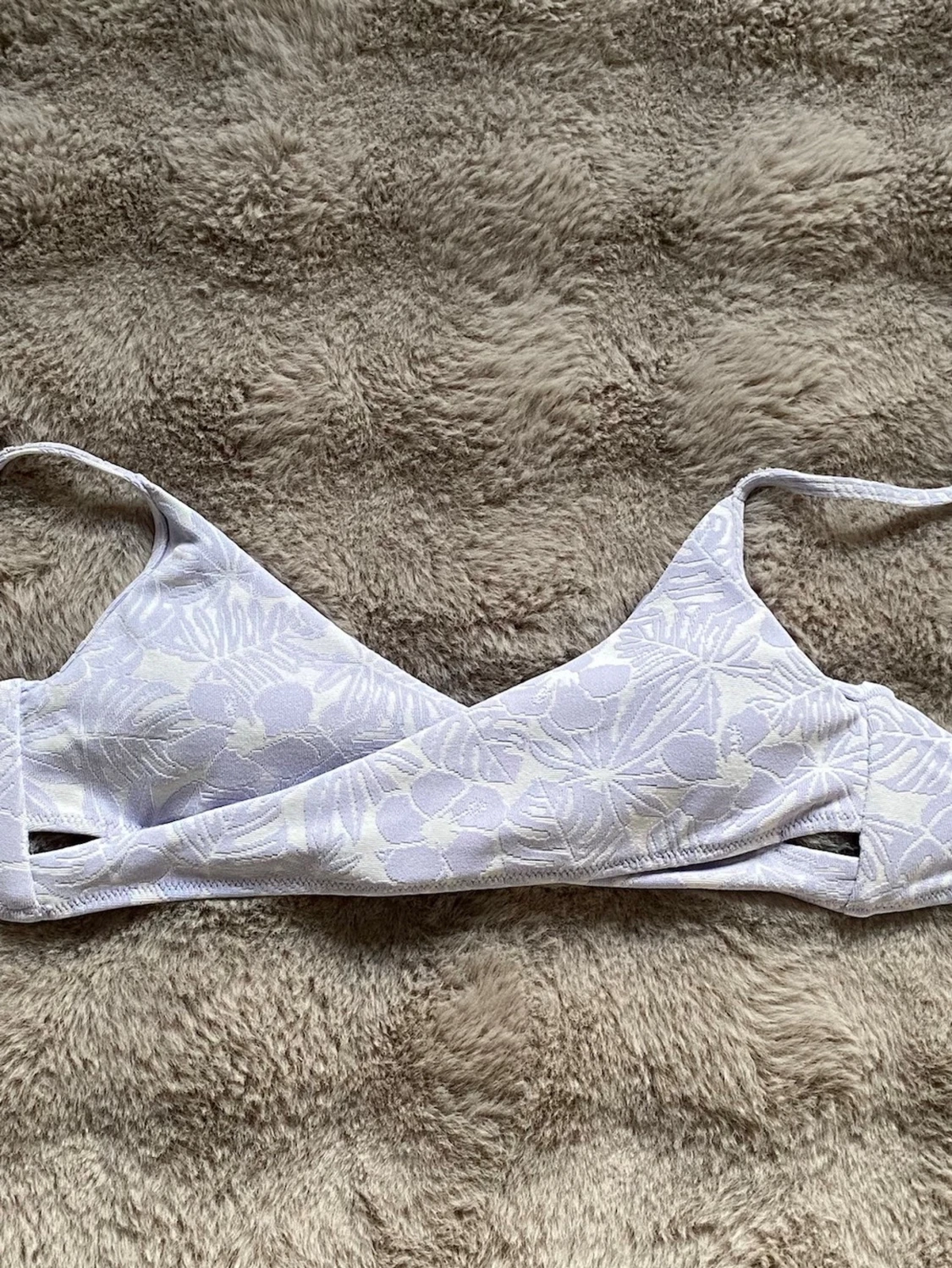 Ljuslila blommig bikiniöverdel