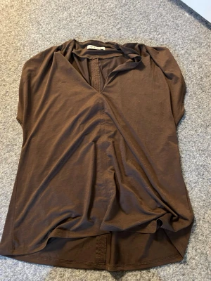 Blus - Brun blus från Wera i storlek S. Jättefint skick💗