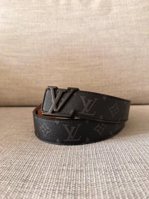 Lvbälte 110cm - Helt ny och fet lvbälte 110cm, du får med en verktyg att göra egna hål i ifall det behövs 