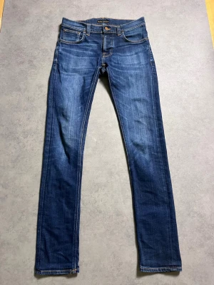  Nudie Jeans sjuka fades - Nudie jeans grim Tim med sjuka fades de är 113cm långa