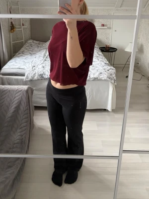 Svarta yogapants  - Svarta yogapants i storlek S från H&M. Som helt nytt skick. Hör av dig om du undrar något