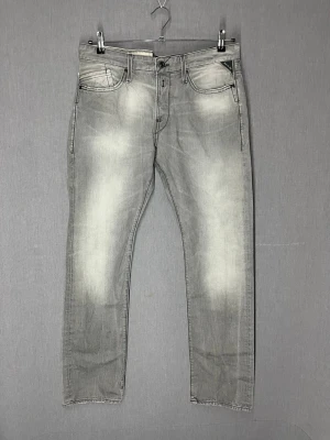 Replay Waitom w34 - Riktigt snygga jeans. Storlek w34 l34. Sjukt snygg färg och bra wash! Perfekt för sommaren och våren. Iprincip nya! Skriv för fler bilder eller vid funderingar 😊🙏