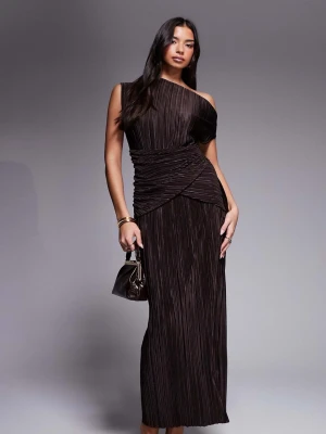  mörkbrun klänning asos - Helt oanvänd mörkbrun plisserad klänning från ASOS. Hann ej göra en retur därav säljer den. Därav inget konstigt med klänning utan den är helt ny🤗(orginalpris på ASOS 539kr)                                    Säljer både en i storlek 36 och en storlek 34🩷