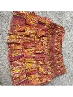 Färgglad volangkjol från Zara  - Fint skick kommer tyvärr inte till användning ❤️hör av er vid frågor och intresse