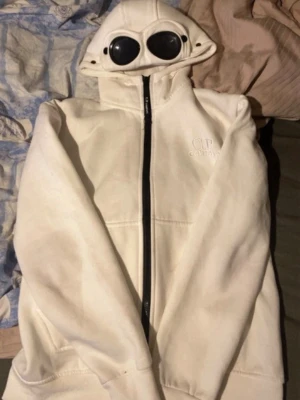 C.P company hoodie - Säljer denna eftersom den inte används.