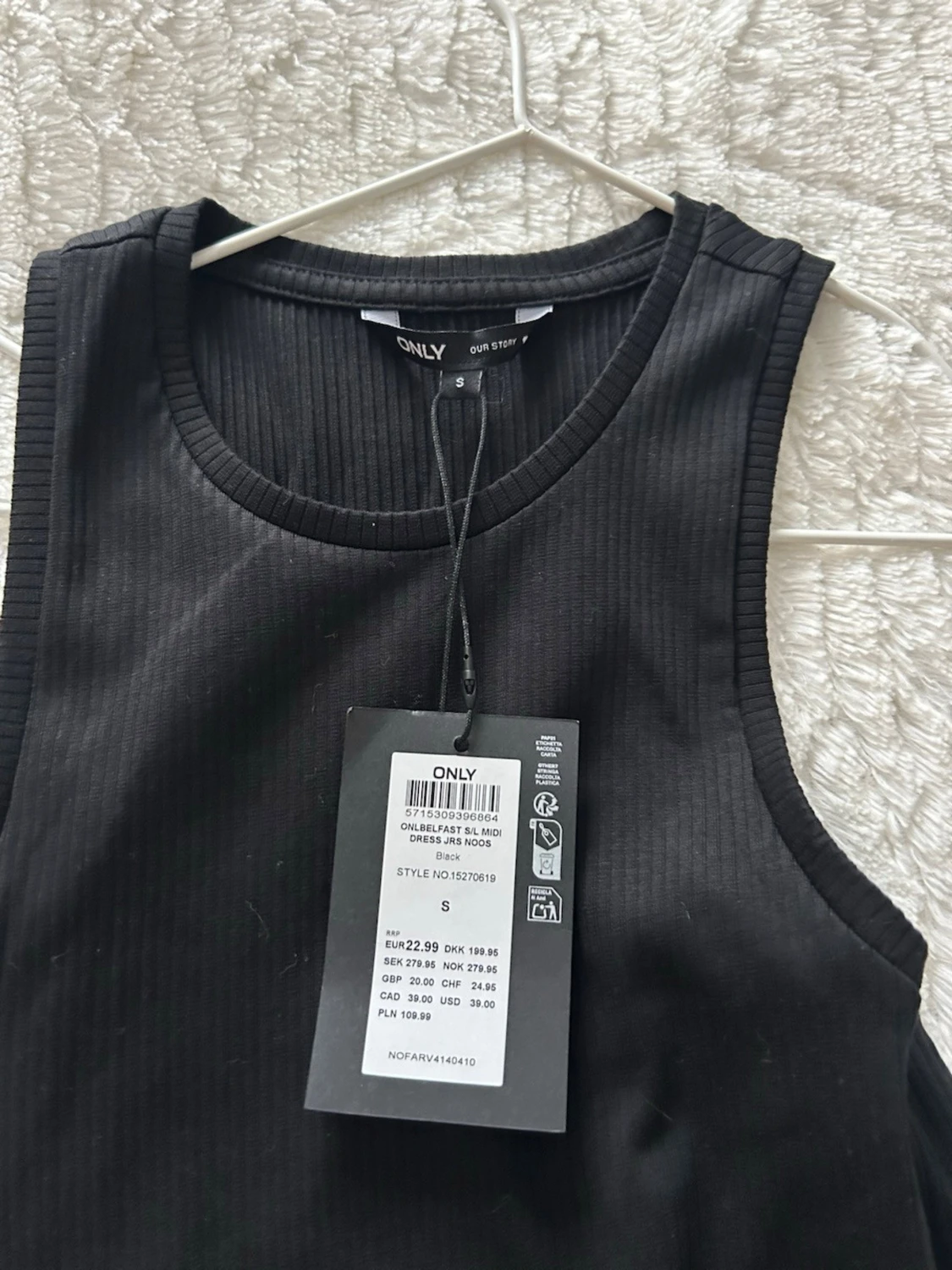 Svart ribbad långklänning från ONLY - 4