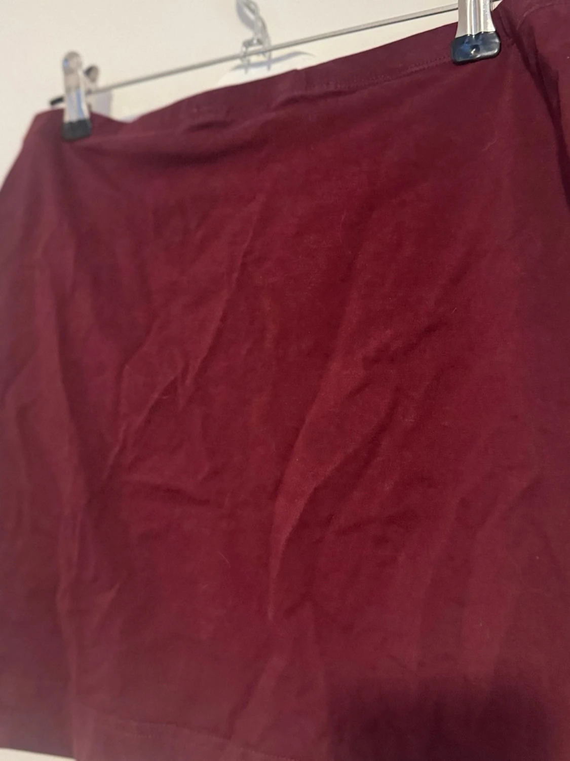 Vinröd kortkjol - 1