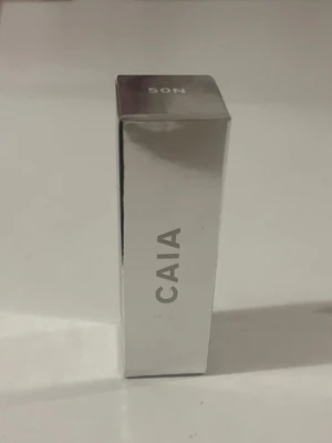 Caia bb stick - Caia bb stick i färgen 50 neutral. Använ max 4 ggr, som ny. Man kan skära bort över lagret!