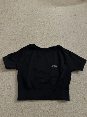 Sport topp - ICIW croppad sport topp, använd fåtal gånger