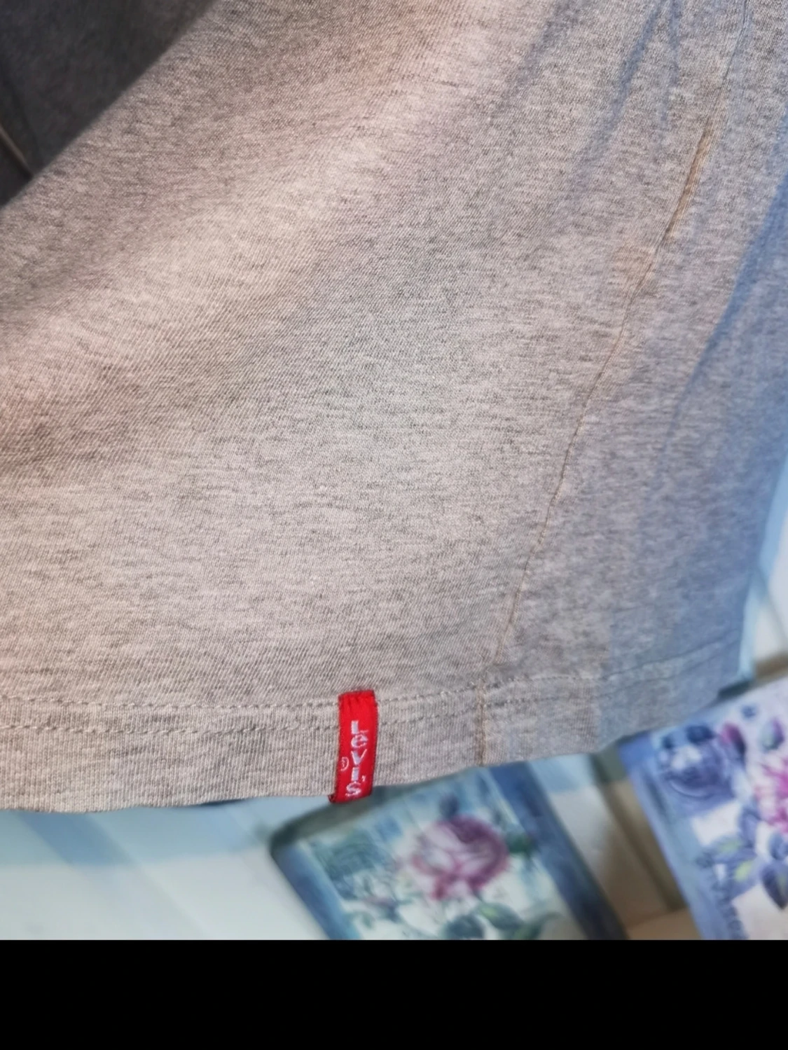 Grå långärmad Levi's tröja storlek 140 passar 10 år - 1